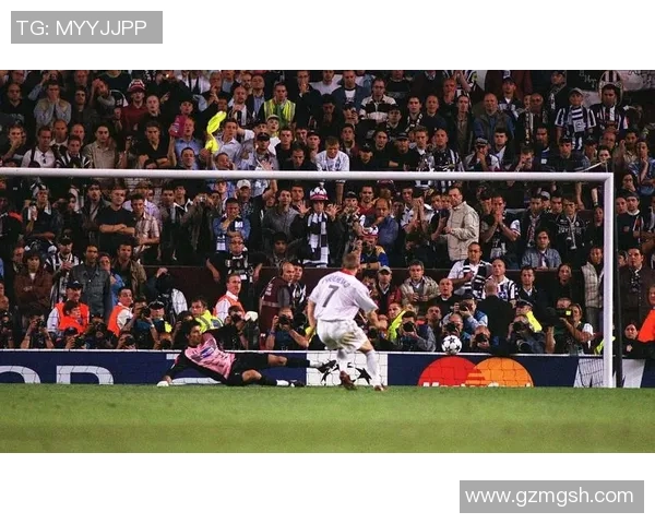 足球巨星转会之路精彩瞬间回顾与变身图集展示 足球巨星转会之路精彩瞬间回顾与变身图集展示