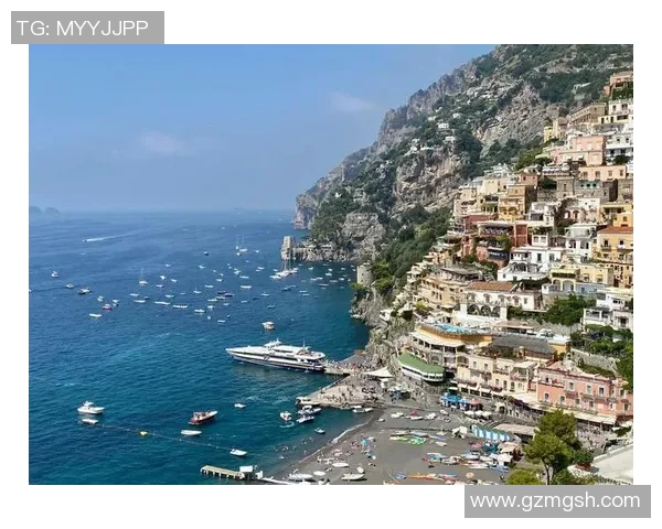 足球明星与俄罗斯模特的浪漫故事揭示了体育与时尚的完美结合 足球明星与俄罗斯模特的浪漫故事揭示了体育与时尚的完美结合