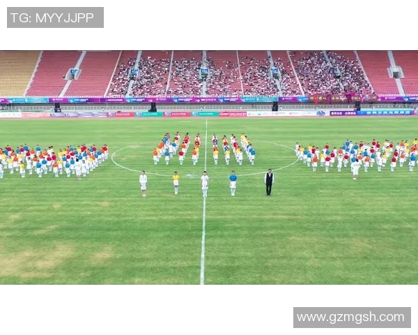 足球明星女友热情庆祝瞬间大集合展现爱情与激情的完美时刻 足球明星女友热情庆祝瞬间大集合展现爱情与激情的完美时刻