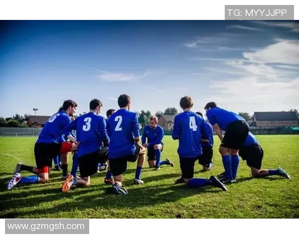 成都足球队荣登足球团队协作排行榜第十名展现团队精神与实力